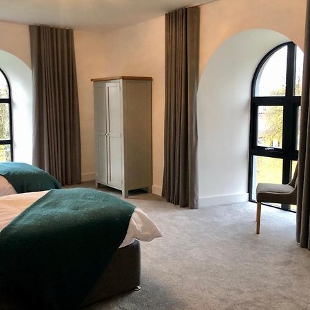 East Church House, Unique 9 Bedroom Church, Historic Market Town. Стратхейвън Екстериор снимка