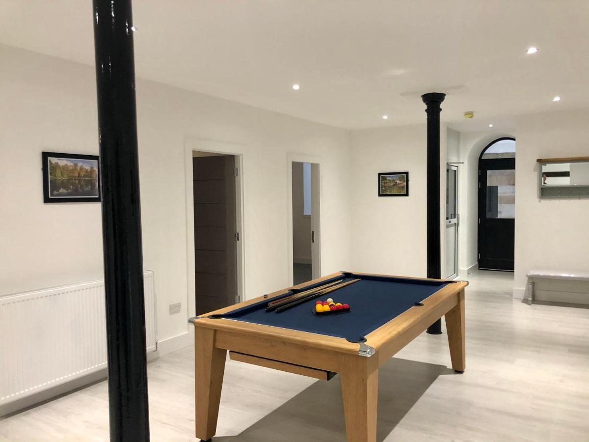 East Church House, Unique 9 Bedroom Church, Historic Market Town. Стратхейвън Екстериор снимка