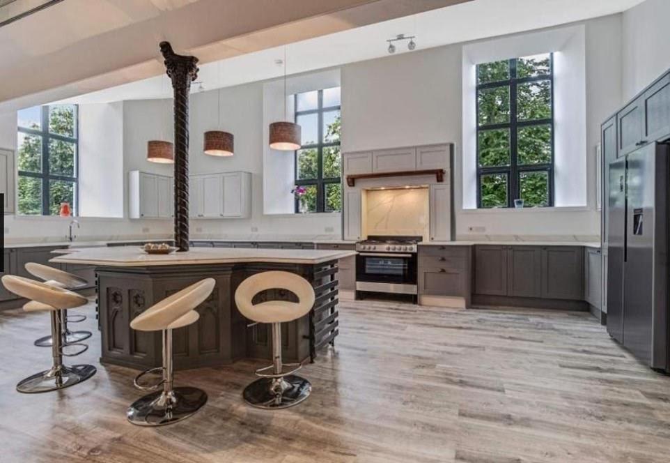 East Church House, Unique 9 Bedroom Church, Historic Market Town. Стратхейвън Екстериор снимка