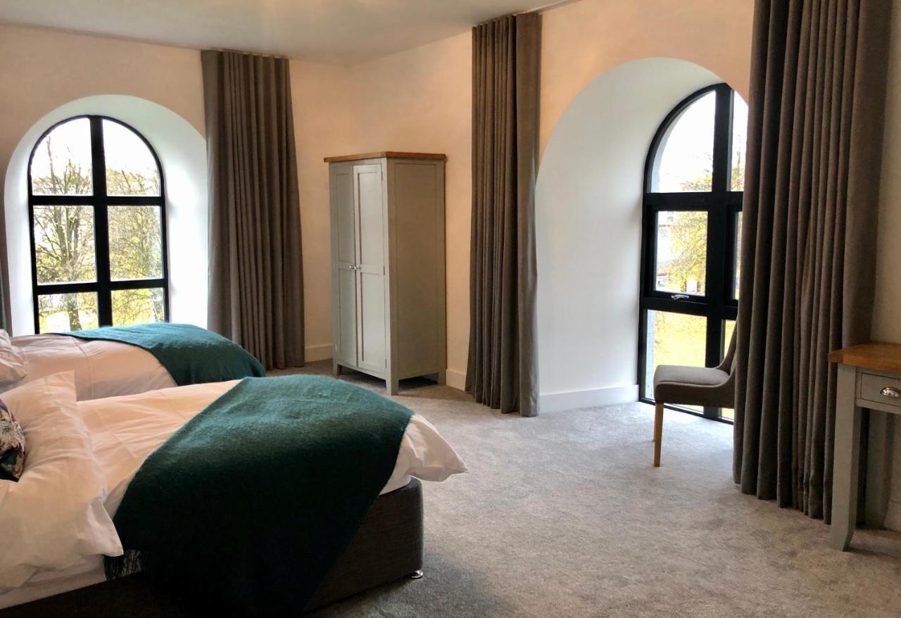 East Church House, Unique 9 Bedroom Church, Historic Market Town. Стратхейвън Екстериор снимка